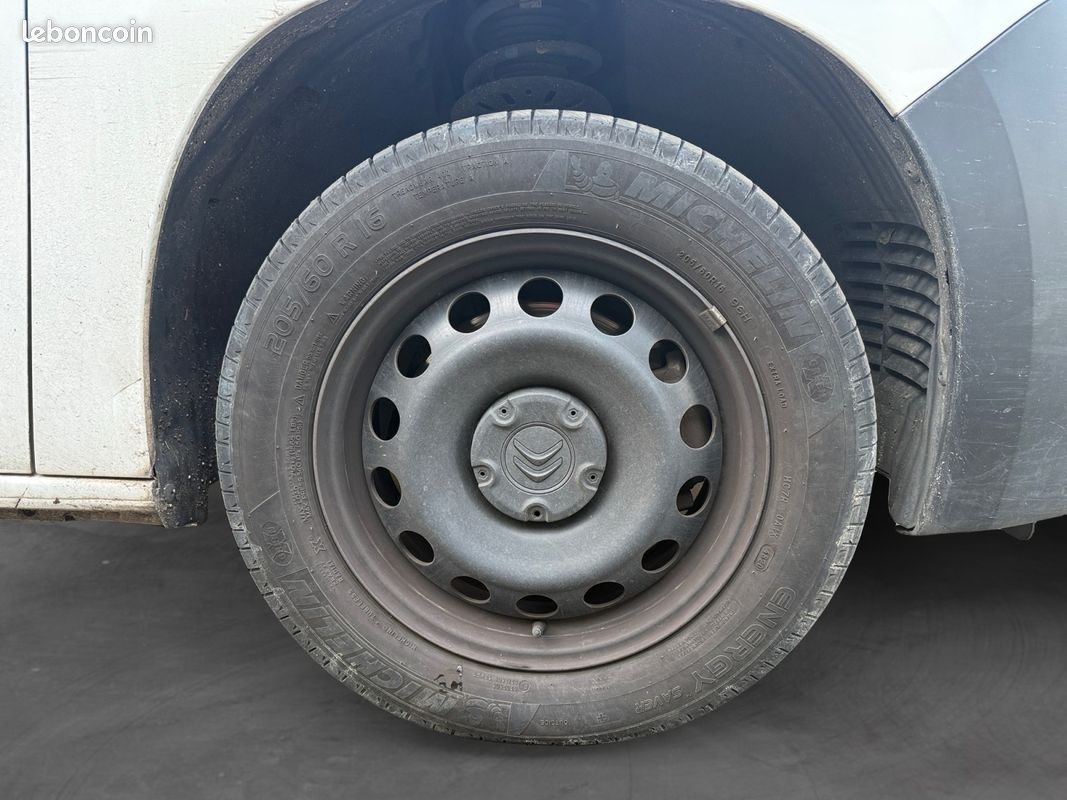 CITROEN BERLINGO Taille M BlueHDi 100 SS BVM6 Feel Pack (image 17)