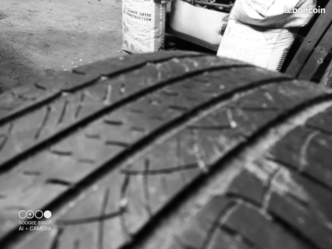Pneu Michelin 215/65 r 16 (image 2)