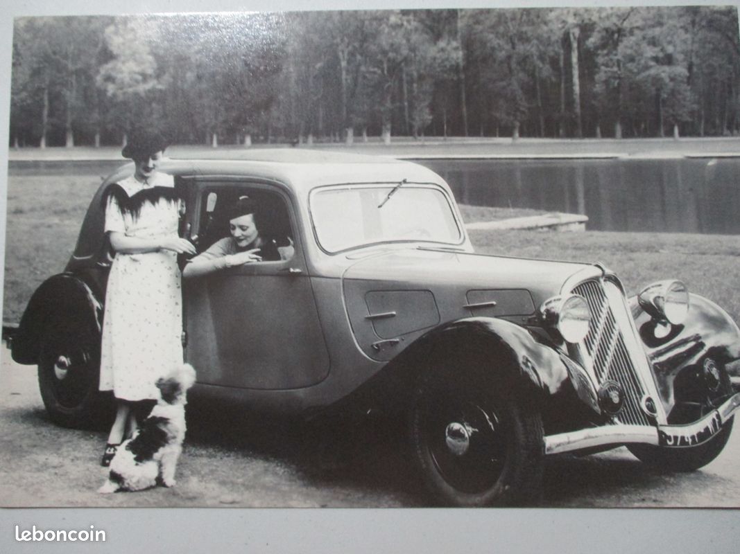 Citroën : Traction avant en miniature ( en baccarat) + Cartes Postales de Photos Citroën Traction Avant (image 6)