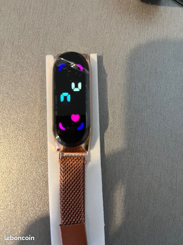 Montre bracelet magnétique LED femme (image 3)