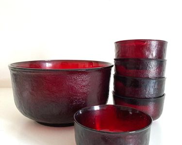 Saladier neuf vintage en cristal rouge de la célèbre maison PORTIEUX année 60 / 70 - Arts de la table
