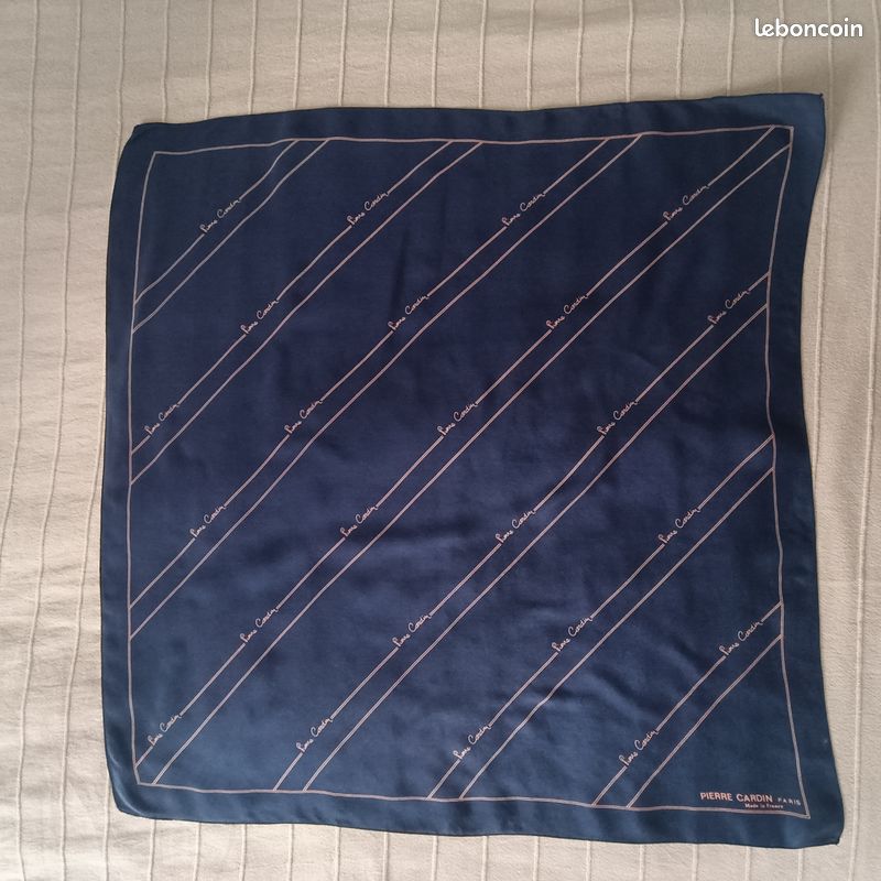 Carré Foulard Pierre Cardin Vintage (image 3)