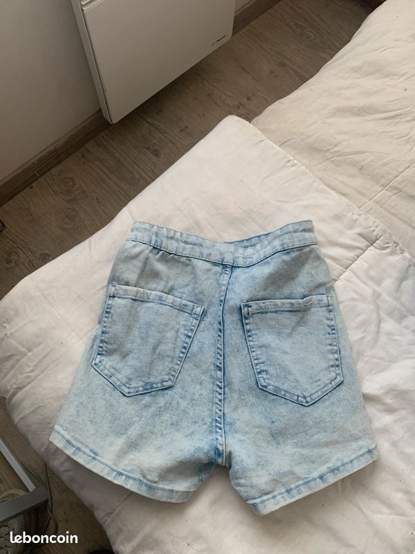 Av short taille 32 (image 2)
