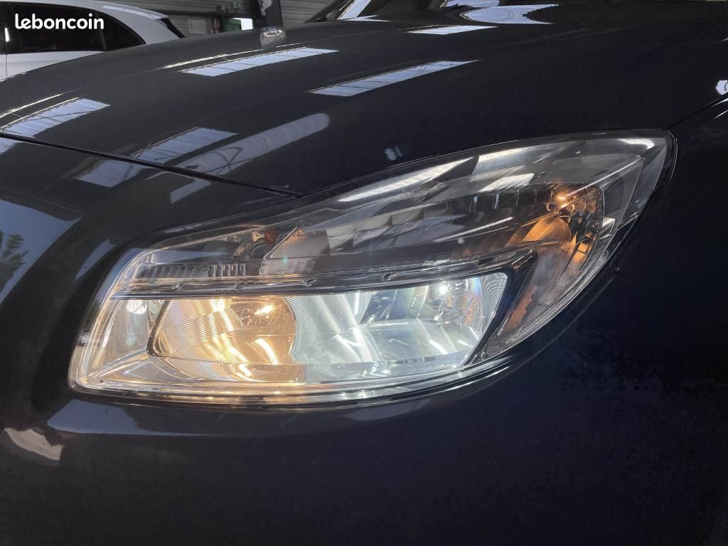 OPEL INSIGNIA 2.0 CDTI 160 COSMO - Sieges électriques / Radars / Bluetooth (image 9)