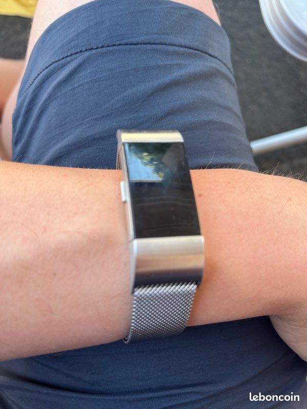 Montre connectée Fitbit Charge 2 (image 1)