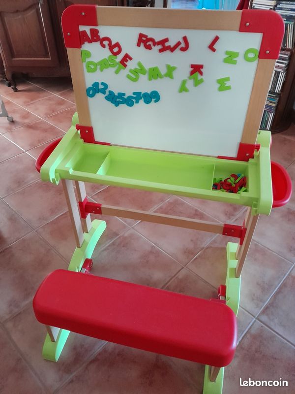 MASHA - Ardoise murale en présentoir - Jeux - Jouets