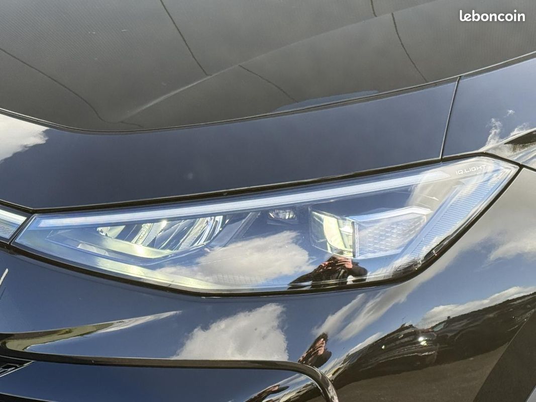 VOLKSWAGEN T-ROC 1.5 eTSI Hybrid DSG7 150 R-Line avec IQ Light et Hayon électrique (image 22)