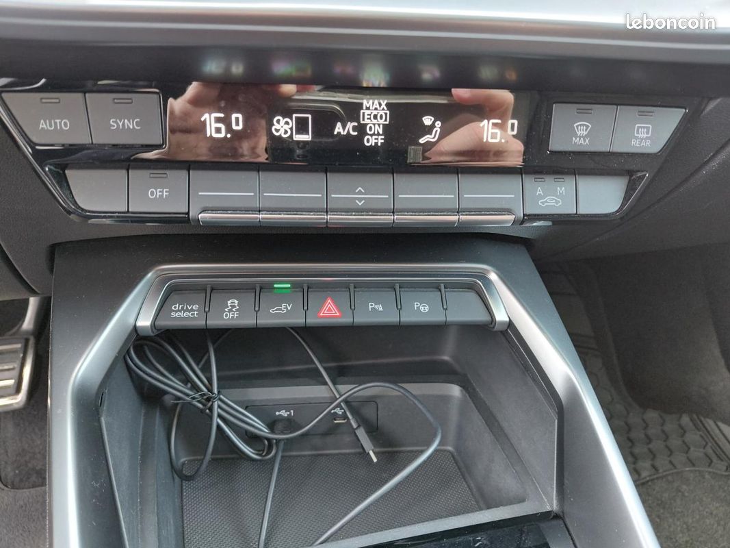 AUDI A3 SPORTBACK 1.4 40 TFSIE 204H 150 PHEV HYBRID 25.7KWH S-LINE S-TRONIC BVA / Toit Panoramique / Garanti (image 16)