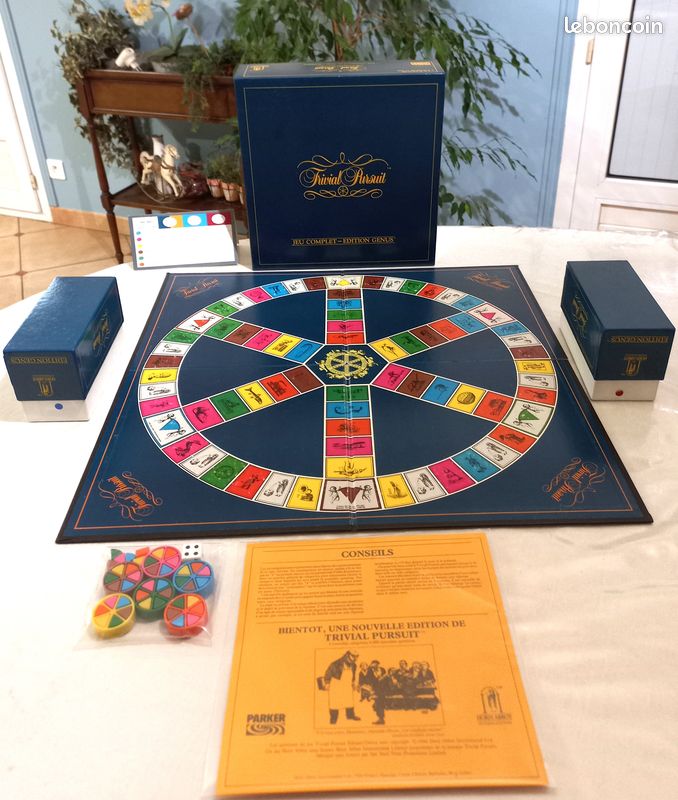 Plateau De Jeu Trivial Pursuit - édition Genus Du XXIe Siècle - Occasion (plateau Seul)