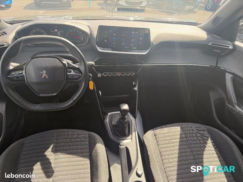 Peugeot 2008 1.2 PureTech 100ch S&S Style (image 28)