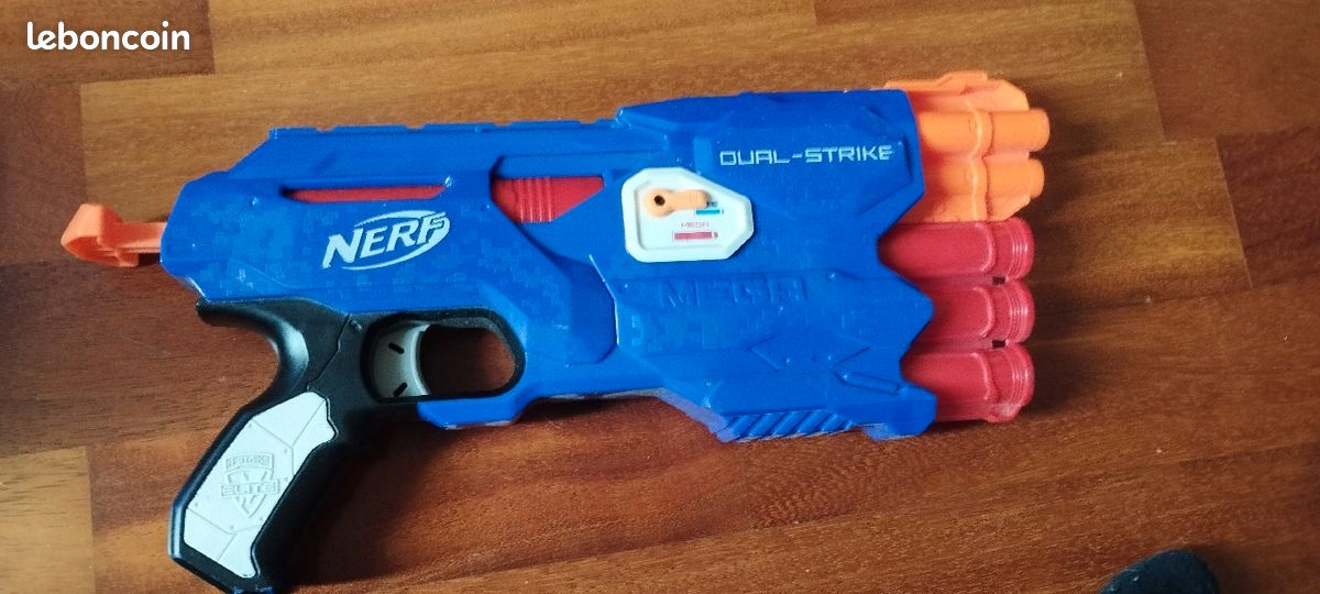 Nerf dual strike (image 1)