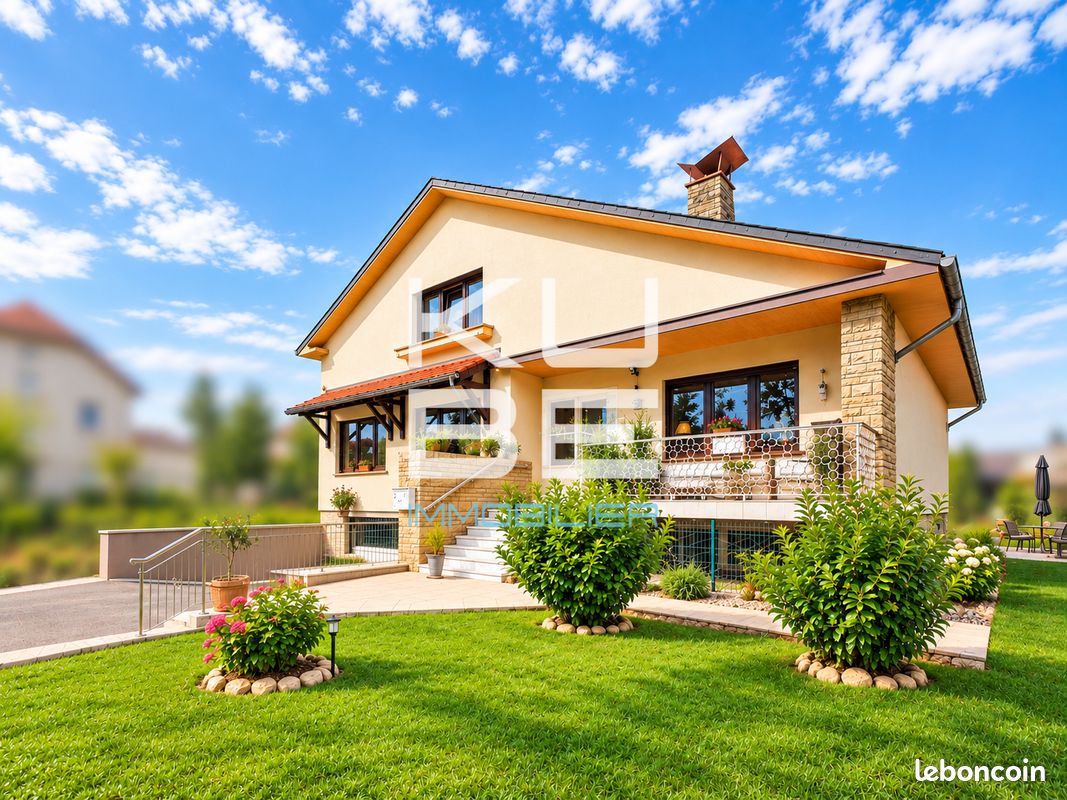 Maison 9 pièces 242 m² · à Tressange · 242 m² · 530 000 €