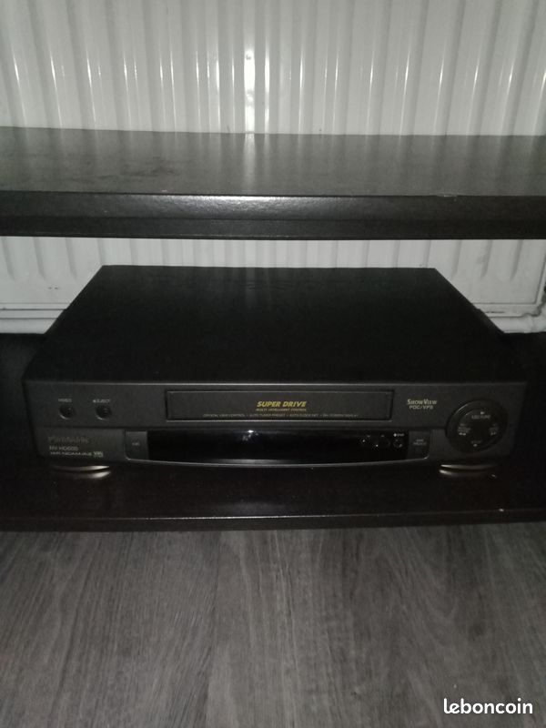 Magnetoscope Panasonic NV-HD660 VHS HIFI NICAM 6 têtes avec