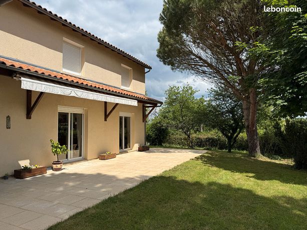 Villa 8 pièces 230 m²