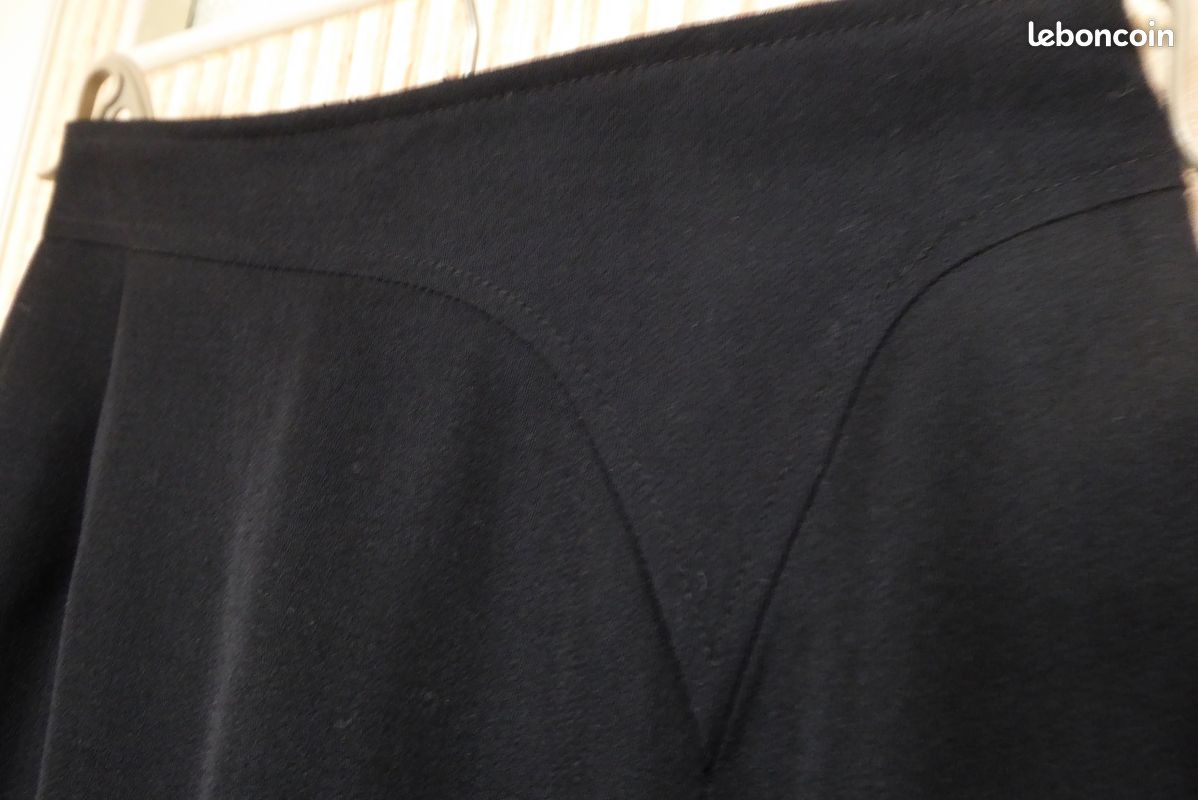 JUPE Noire (image 2)