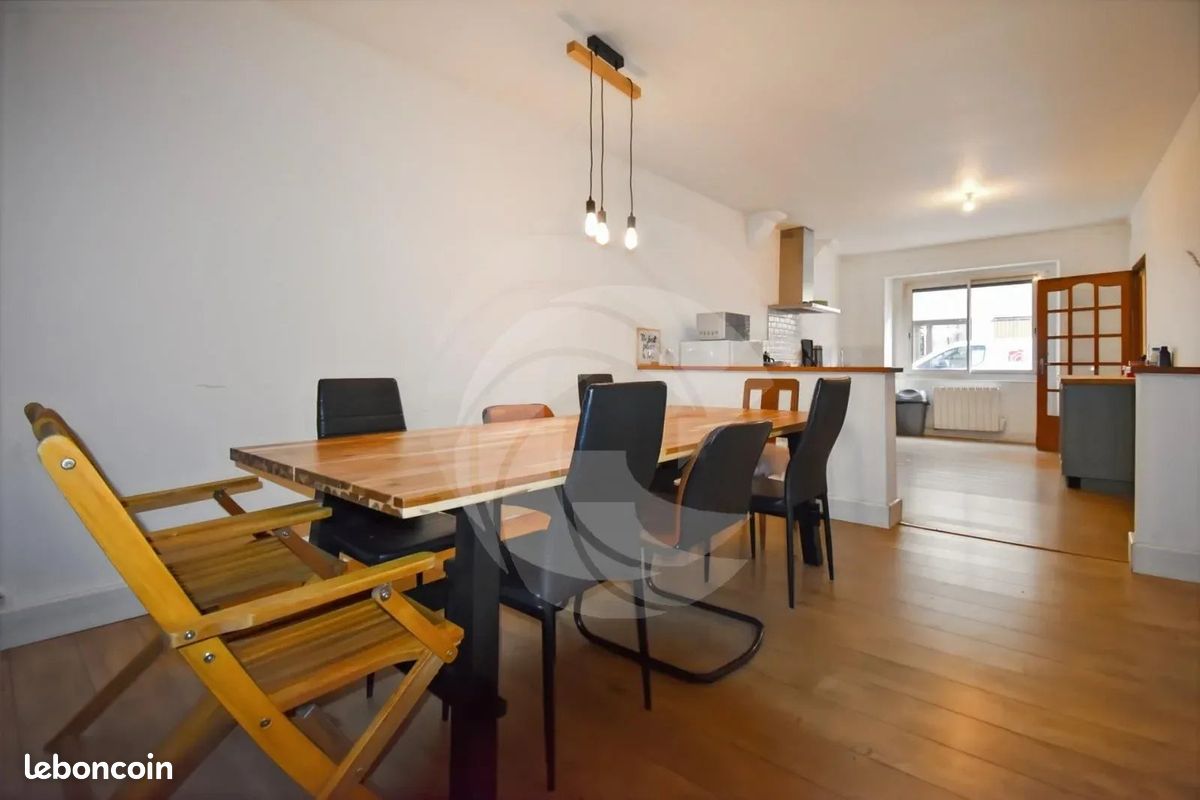 Maison 5 pièces 165 m² · à Caussade · 165 m² · 181 900 €