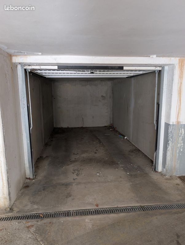 Parking 12 m² · à Castelnau-le-Lez · 12 m² · 108 €/mois