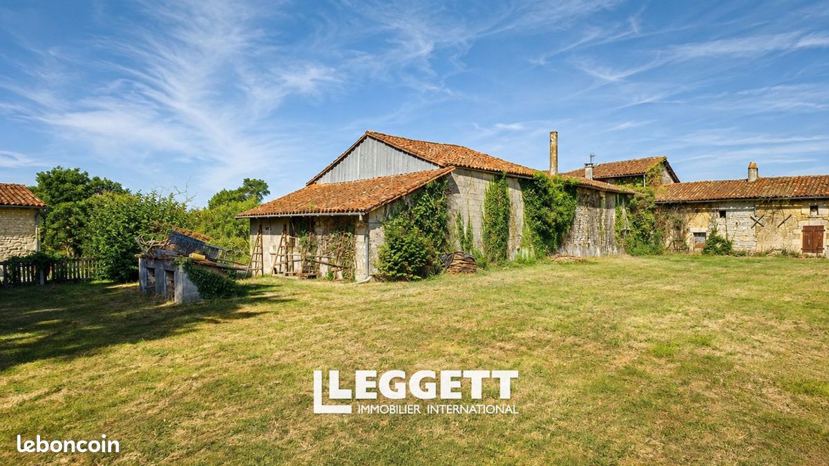 Maison 6 pièces 103 m² · à Chassiecq · 103 m² · 70 000 €