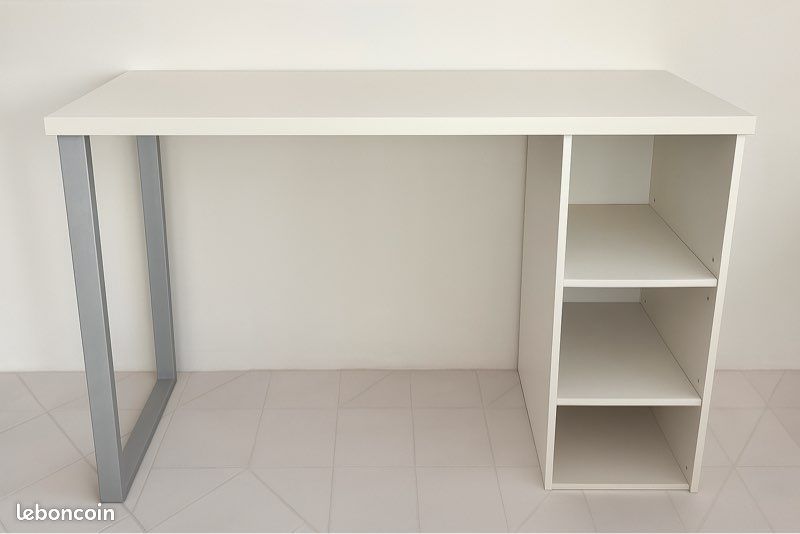 Table bar blanche avec casiers (image 1)