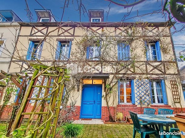 Maison 8 pièces 202 m²