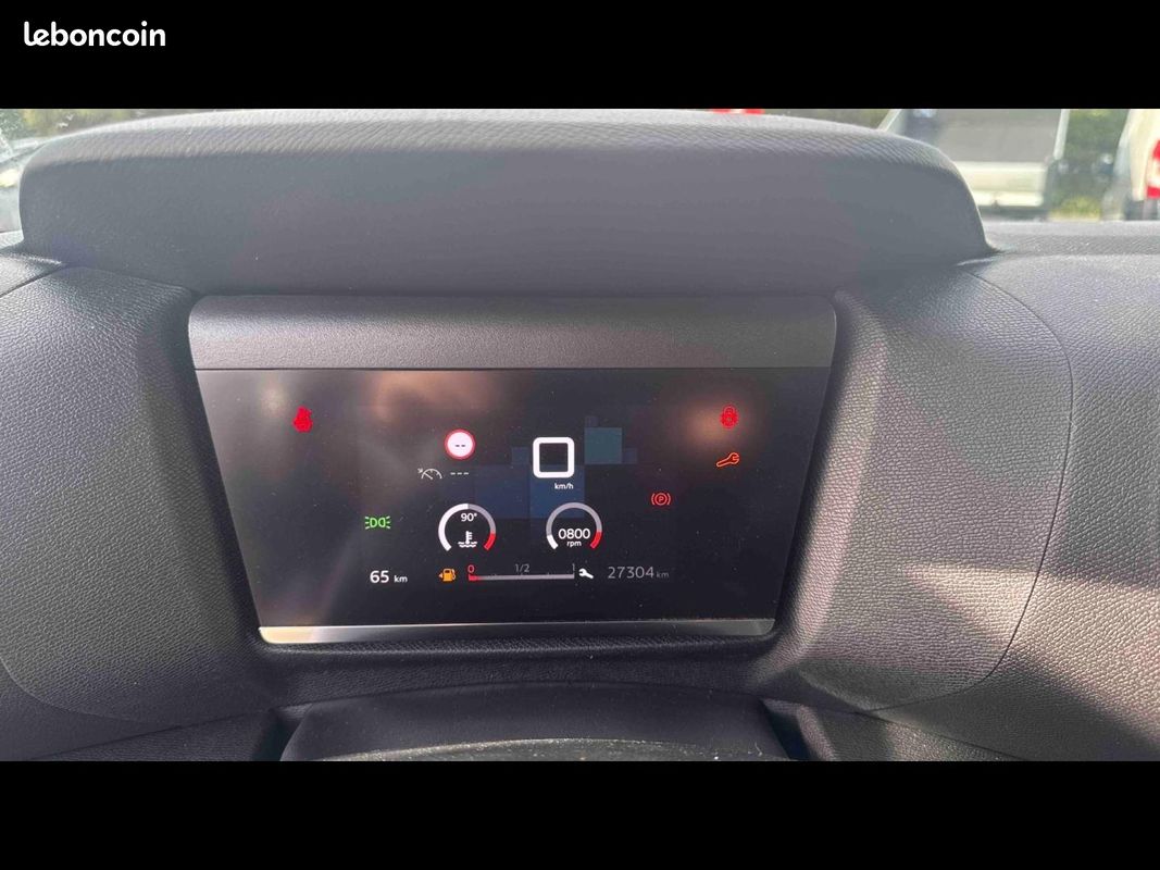 Citroen C4 PureTech 100 Live Pack Business (image 28)