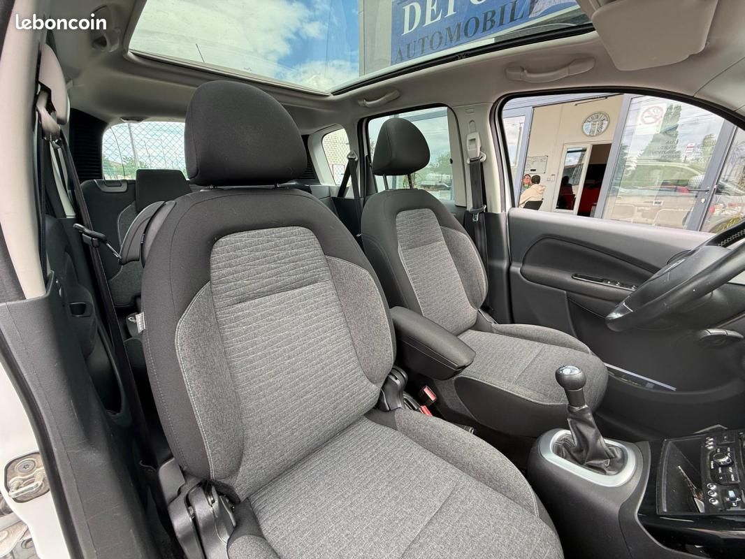 Citroën C3 Picasso 1.2 i 110CH EXCLUSIVE GARANTIE 6 MOIS / REPRISE POSSIBLE (image 11)