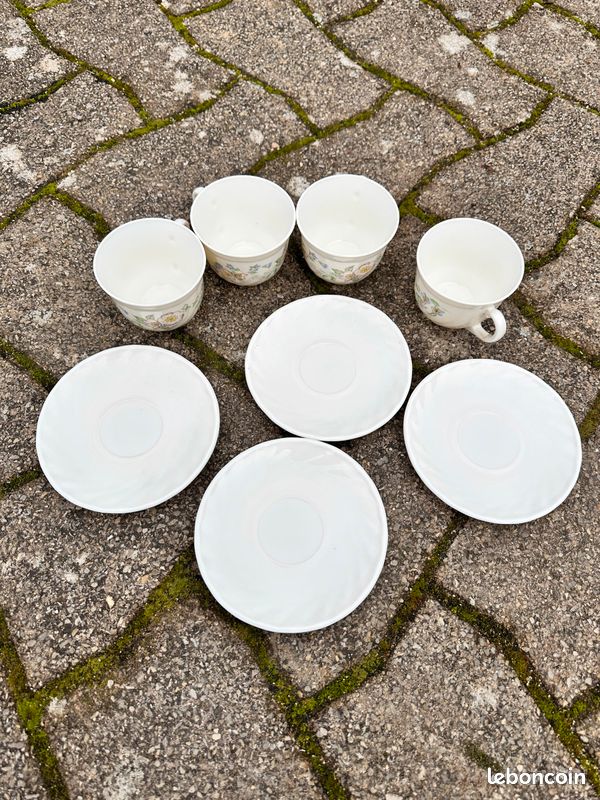 Service de 8 pièces composé de 4 tasses et 4 sous-tasses (image 4)