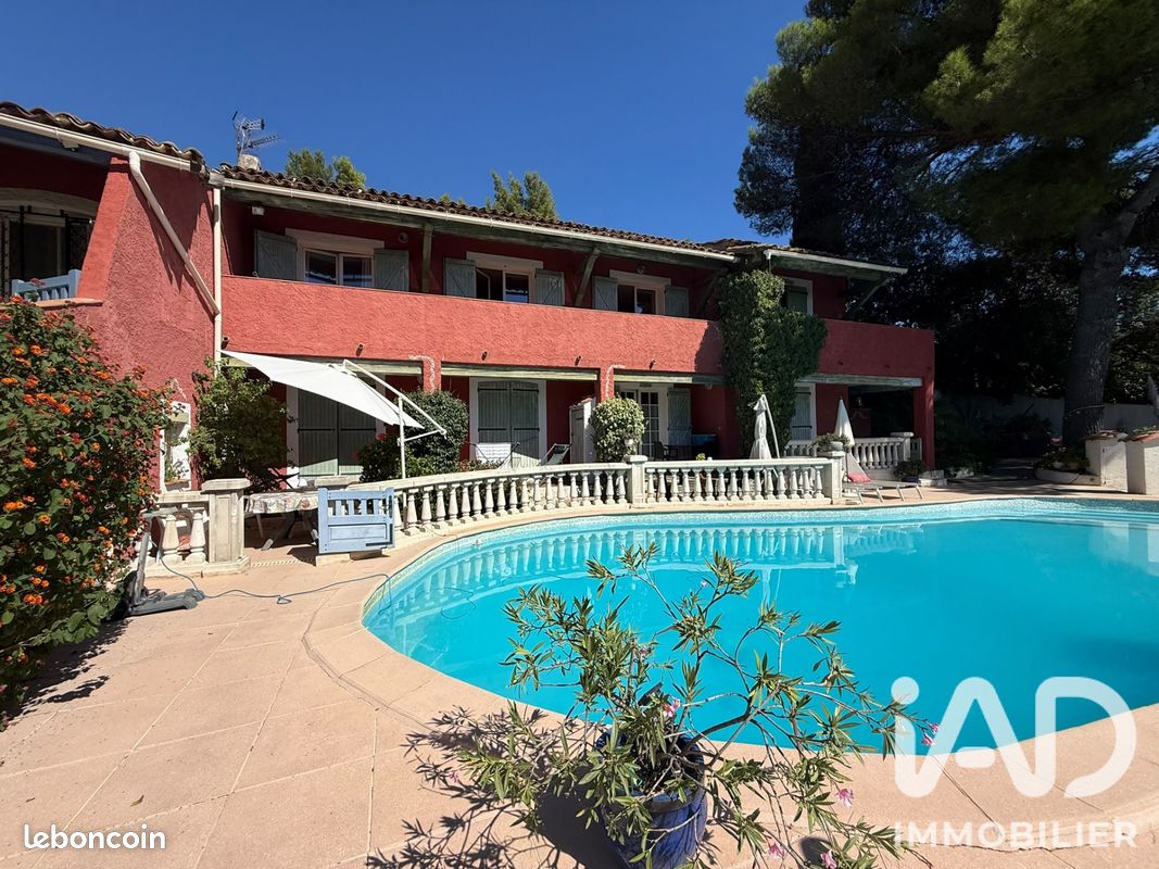 Maison 17 pièces 360 m² · à Bormes-les-Mimosas · 360 m² · 1 995 000 €