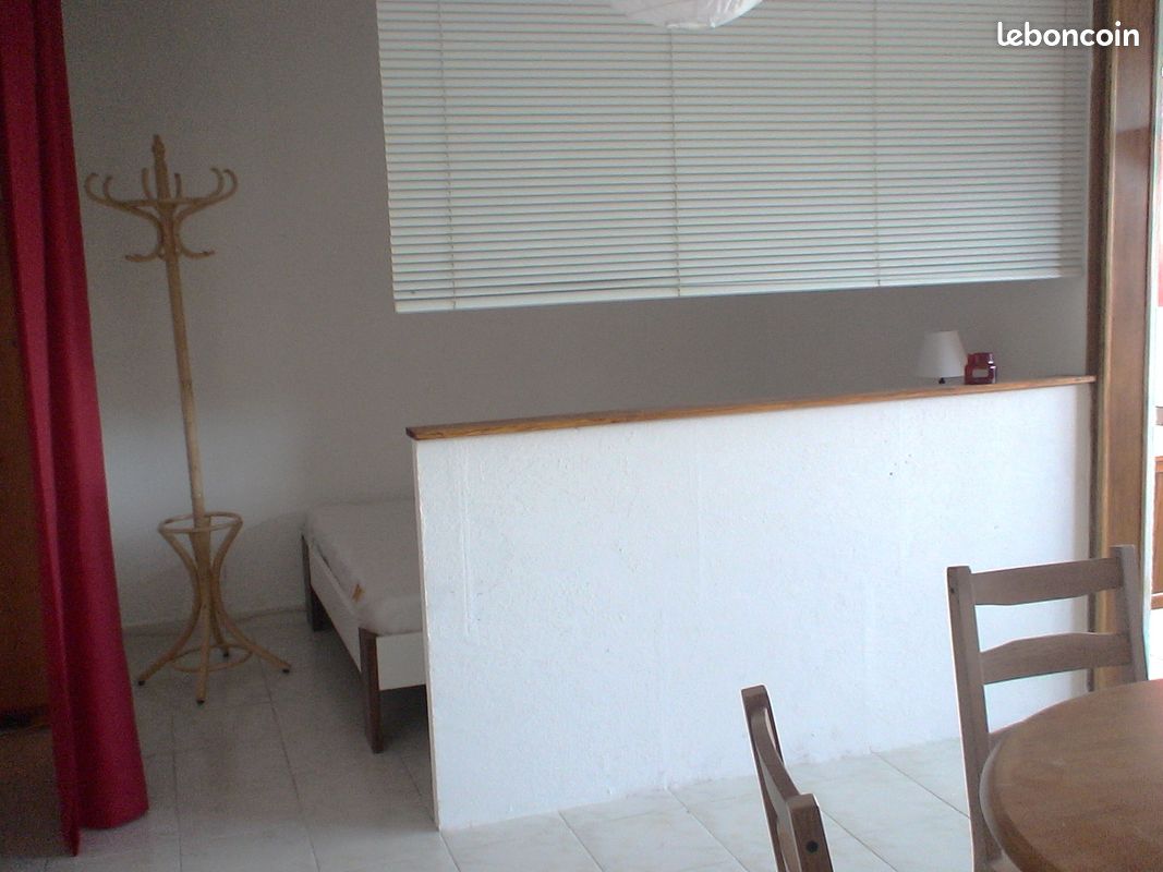 Appartement de 50m2 avec jardin privatif, box attenant, parking (image 6)