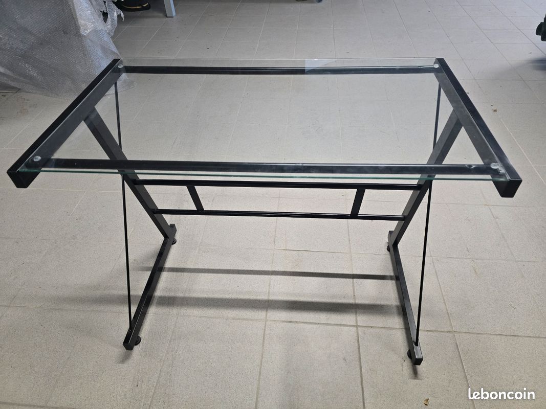Bureau (image 1)
