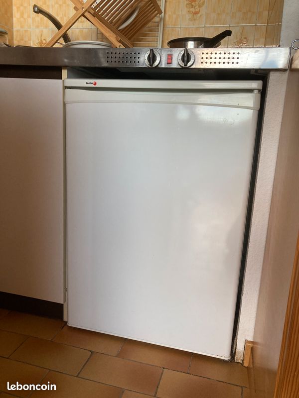 Refrigerateur "Fagor" en état marche (image 1)