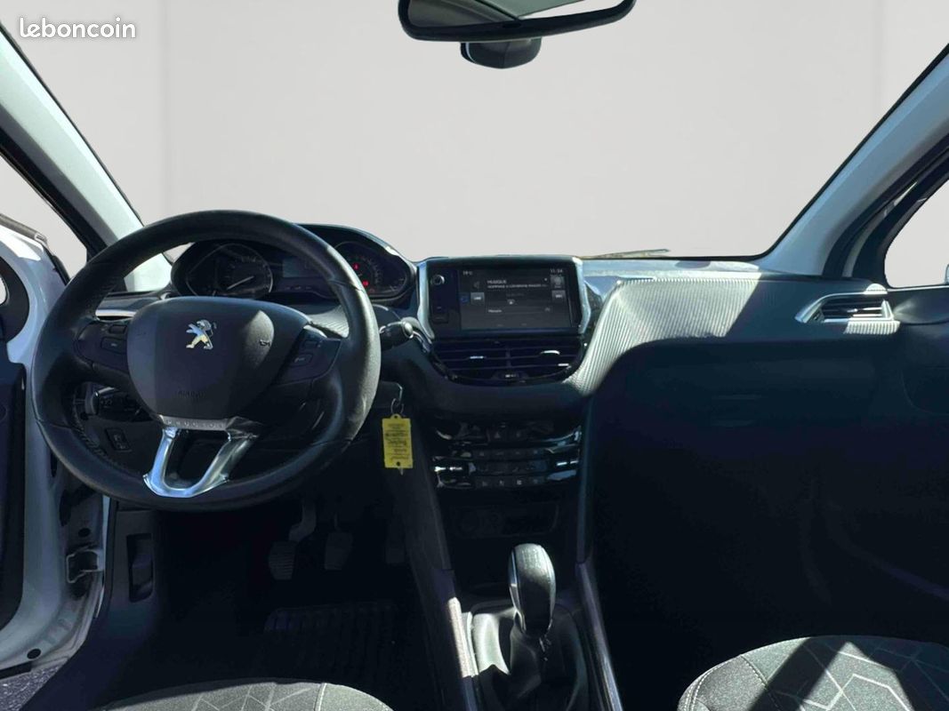 Peugeot 2008 1.2 PureTech 110ch Style S&S (image 17)
