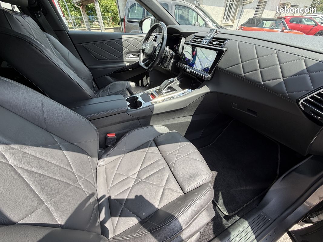Ds DS 7 CROSSBACK BLUEHDI 130CH RIVOLI AUTOMATIQUE (image 16)
