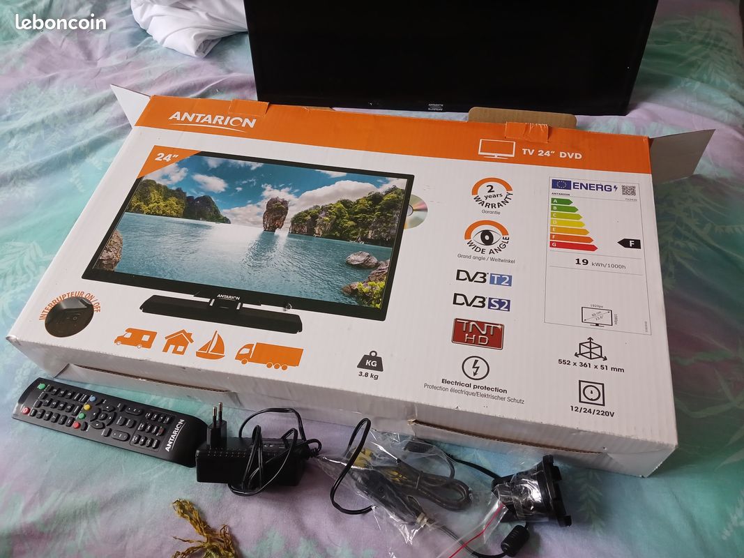 Téléviseur avec lecteur DVD intégré 24" (image 3)