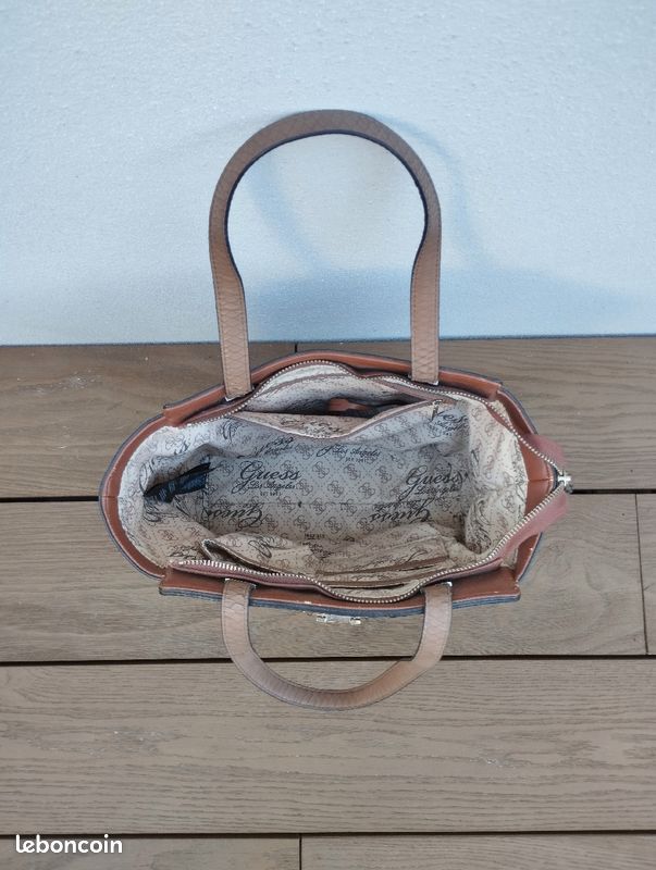 Sac à main marque Guess (image 2)
