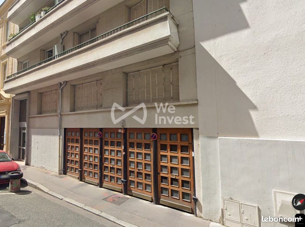 Parking 15 m² · à Lyon · 15 m² · 180 €