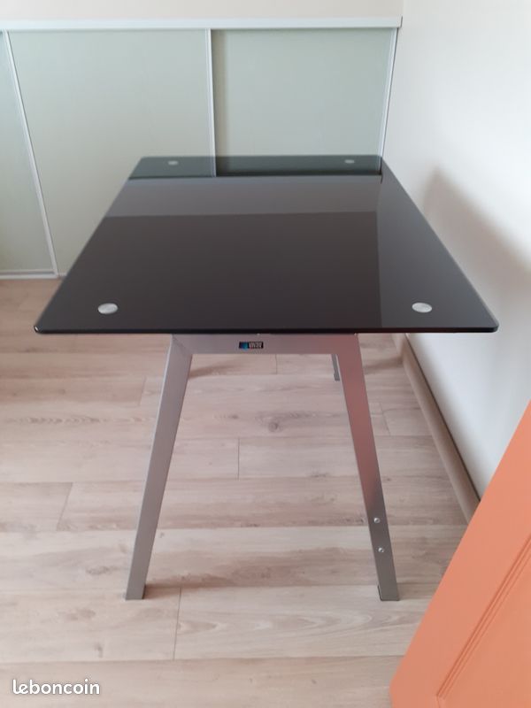 Bureau (image 1)