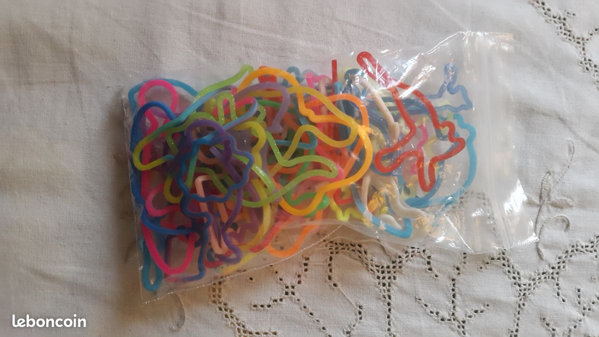 Lot Bracelets aux formes diverses (image 1)