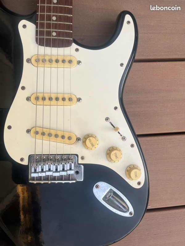 Guitare électrique Squier Stratocaster by Fender 1995 vintage Séries CN korea (image 6)