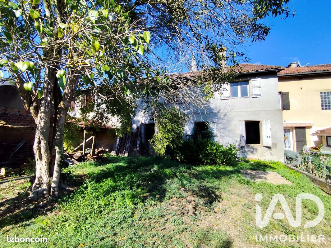 Maison 7 pièces 265 m² · à Nogaro · 265 m² · 57 000 €