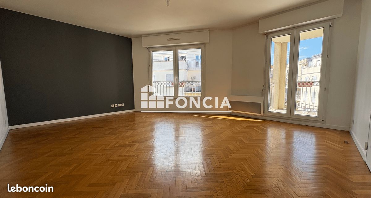 Appartement 2 pièces 52 m² · à Poissy · 52 m² · 995 €