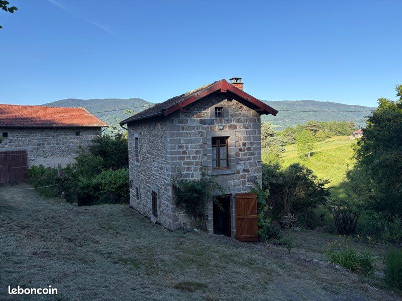 Maison 5 pièces 60 m² · à Bertignat · 60 m² · 350 €/mois