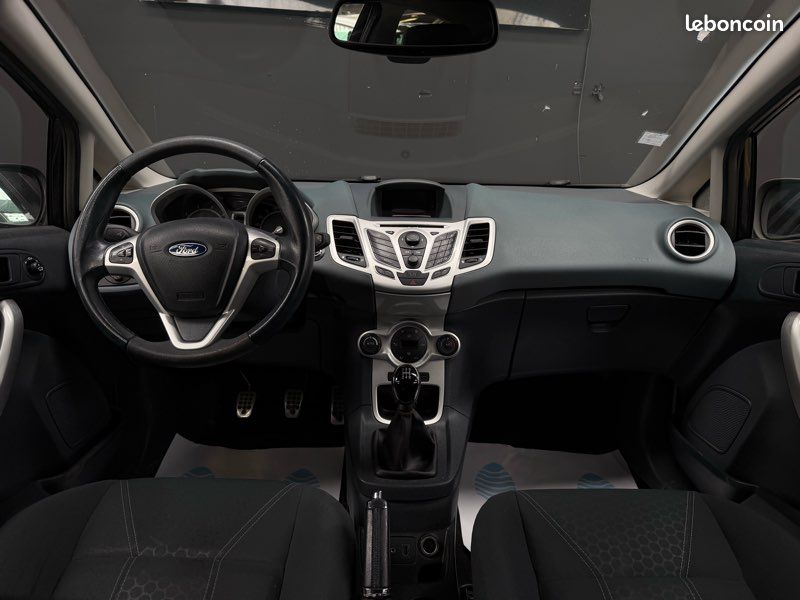 Ford Fiesta ⚫️ Véhicule Garanti ⚫️ 1 An d’entretien offert (image 3)