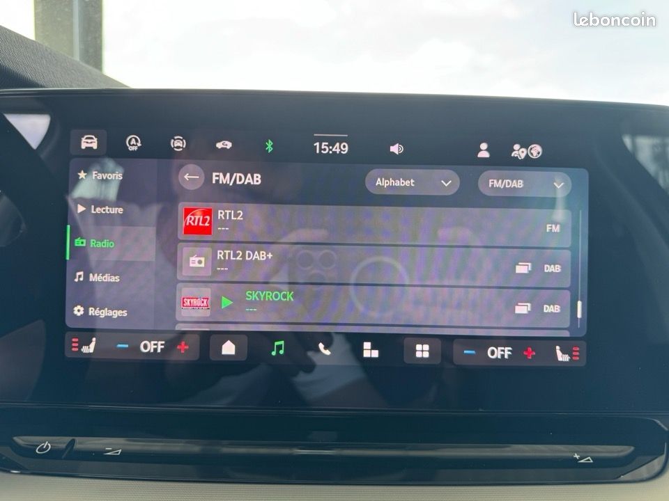 Skoda OCTAVIA COMBI 2.0 TDI SCR 150CH SELECTION DSG7 (image 16)