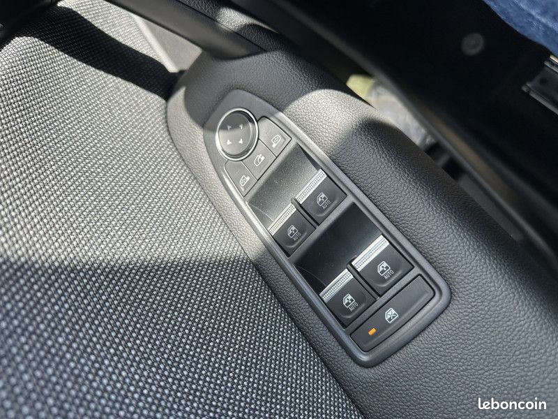 Renault CAPTUR II 1.8 E-TECH FULL HYBRID 160CH TECHNO - 26 (image 19)