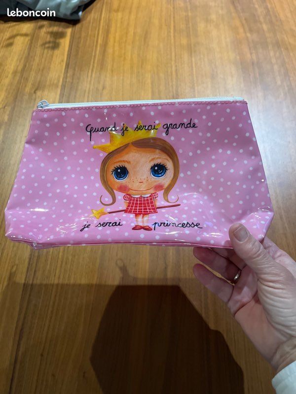 Trousse et cadeau isabelle Kessedjian « quand je serai grande, je serai princesse » (image 1)