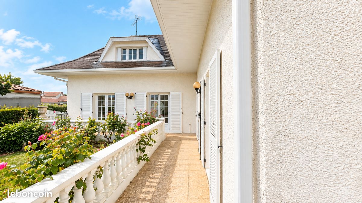 Maison 8 pièces 190 m² · à Bressols · 190 m² · 315 000 €