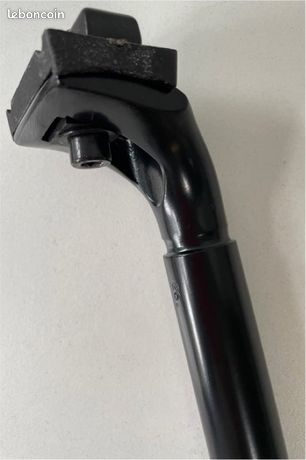 Achetez D-Shape tige de selle carbone I recul 8 mm I longueur 400 mm ROSE maintenant | ROSE Bikes