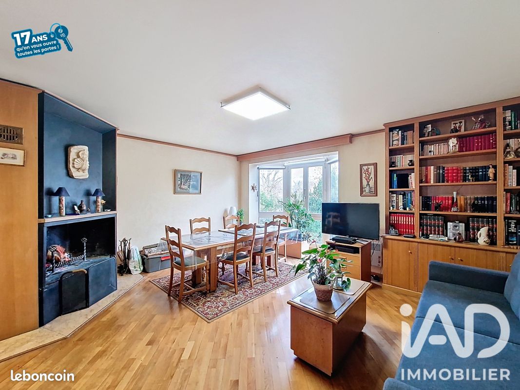 Maison 5 pièces 117 m² · à Villeneuve-la-Garenne · 117 m² · 394 000 €