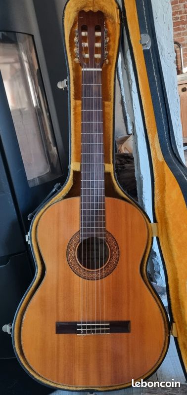 Guitare Classique Japonaise (image 1)